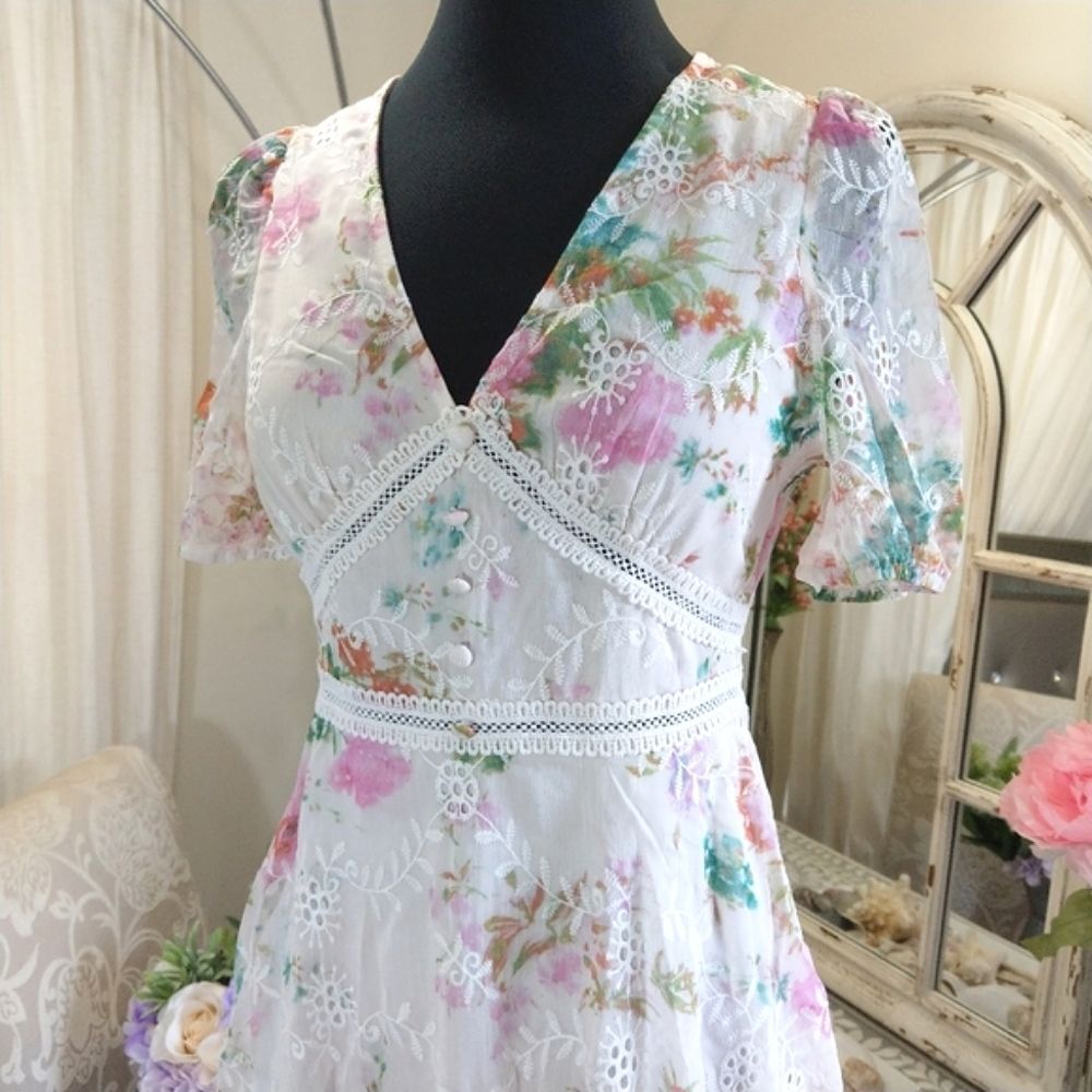 🍒NWT🍒 LIPSY LONDON PASTEL FLORAL MINI CHIFFON DRESS
